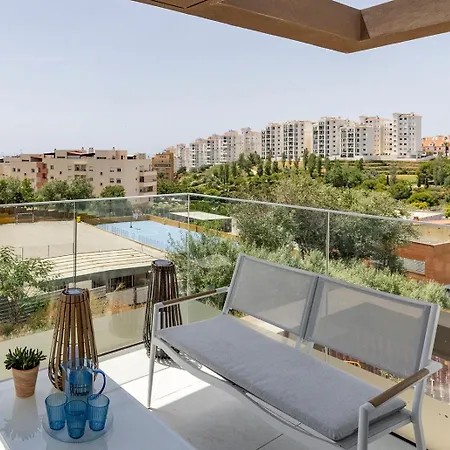 Mesas Modern With Pool In * אסטפונה