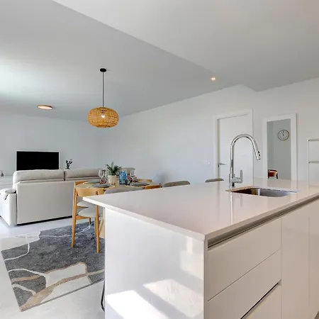 דירה Mesas Modern With Pool In