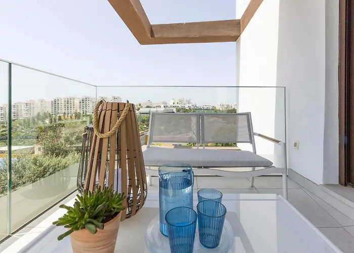 Mesas Modern With Pool In Apartamento