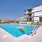 Mesas Modern With Pool In Appartement *