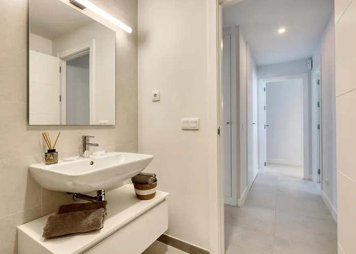 Mesas Modern With Pool In Appartement *